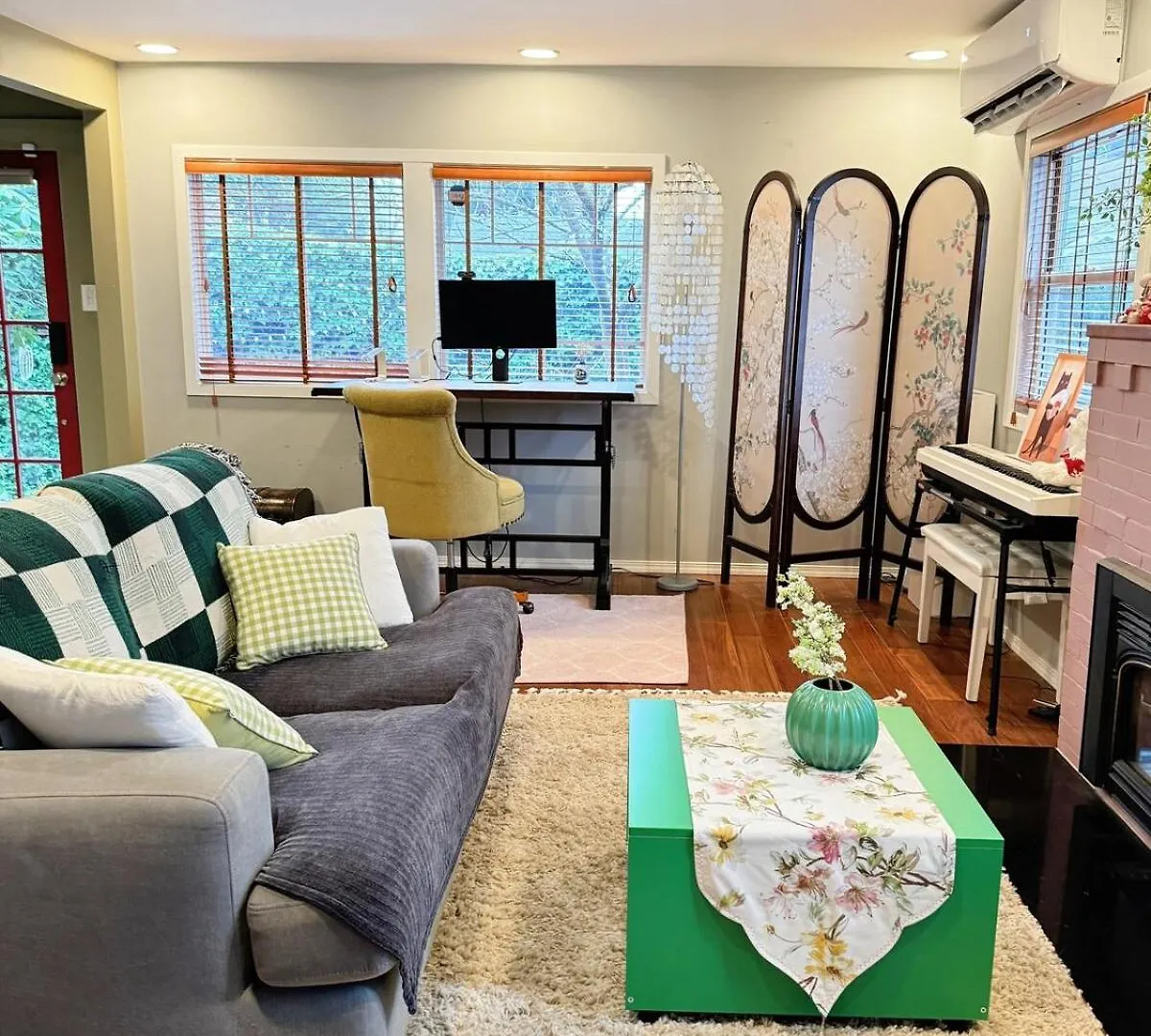 Cozy Home In Seattle 0*,  USA